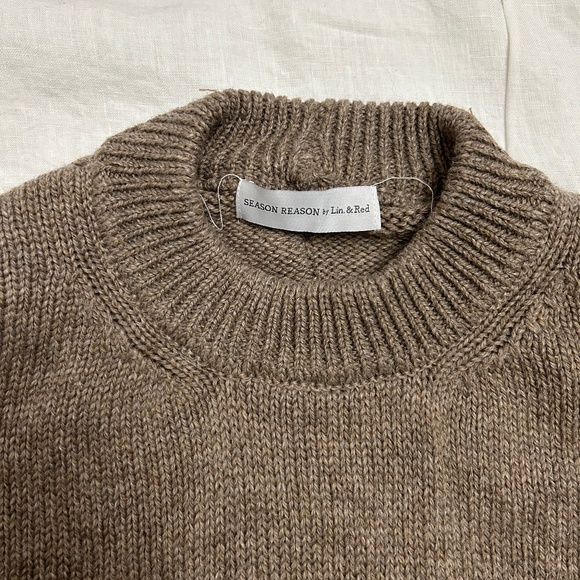 Casual Brown Asymmetrical Knit Sweater - Picture 3 of 9